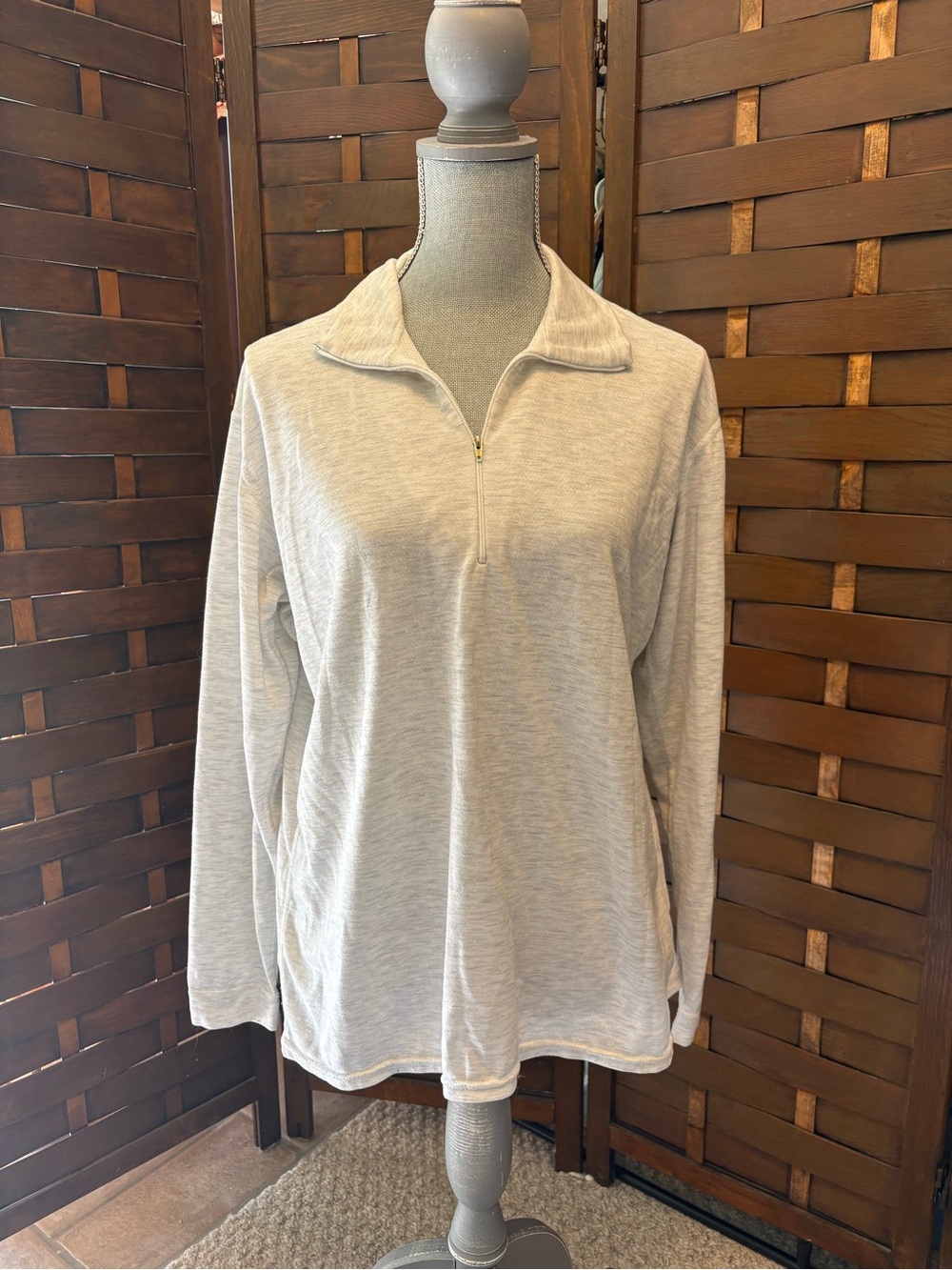 Patagonia Capilene Women’s Light Gray Quarter-Zip Pullover size l